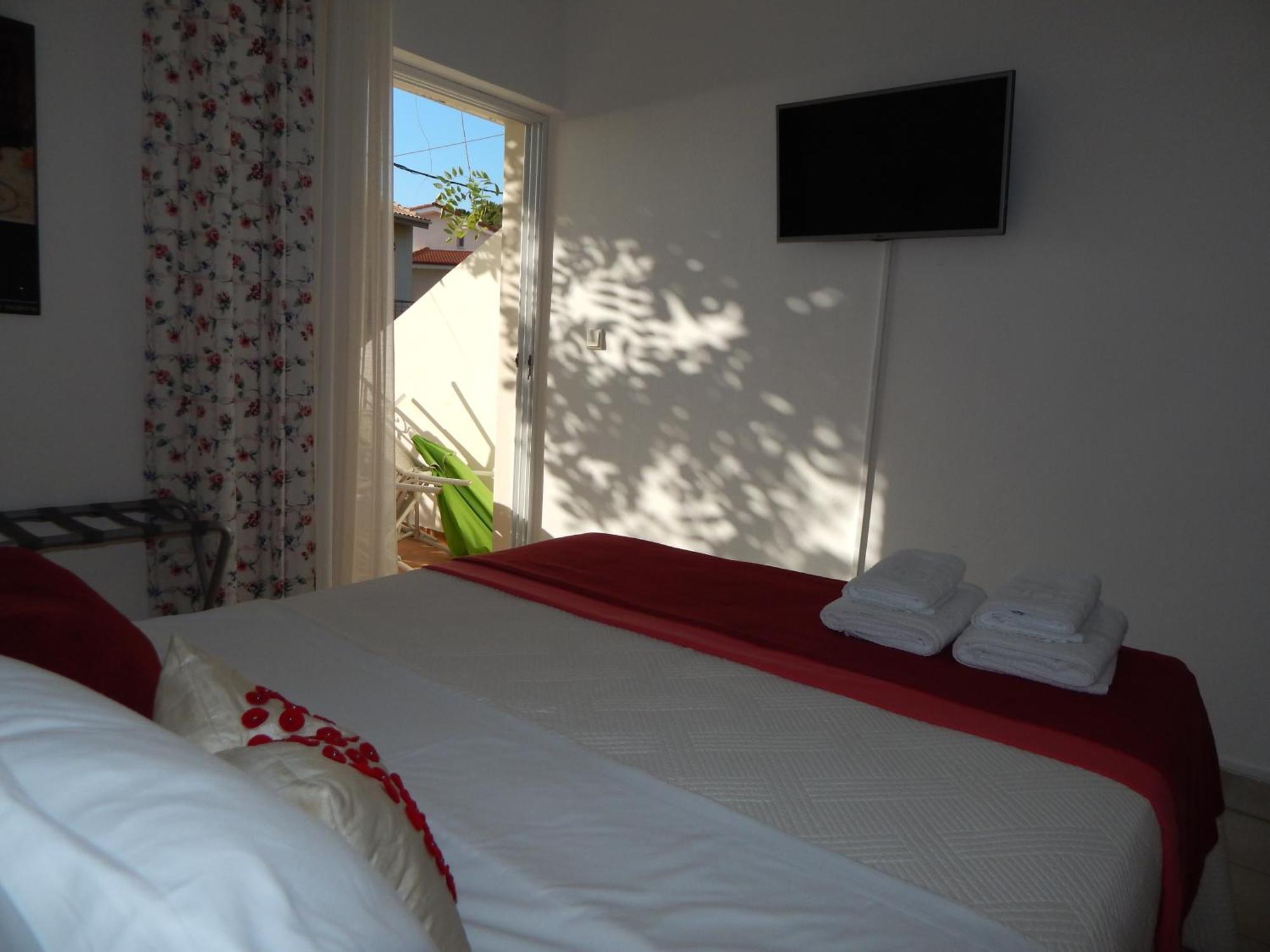 Palmina Mare Villa And Studios Paralia Vrachou Exterior foto