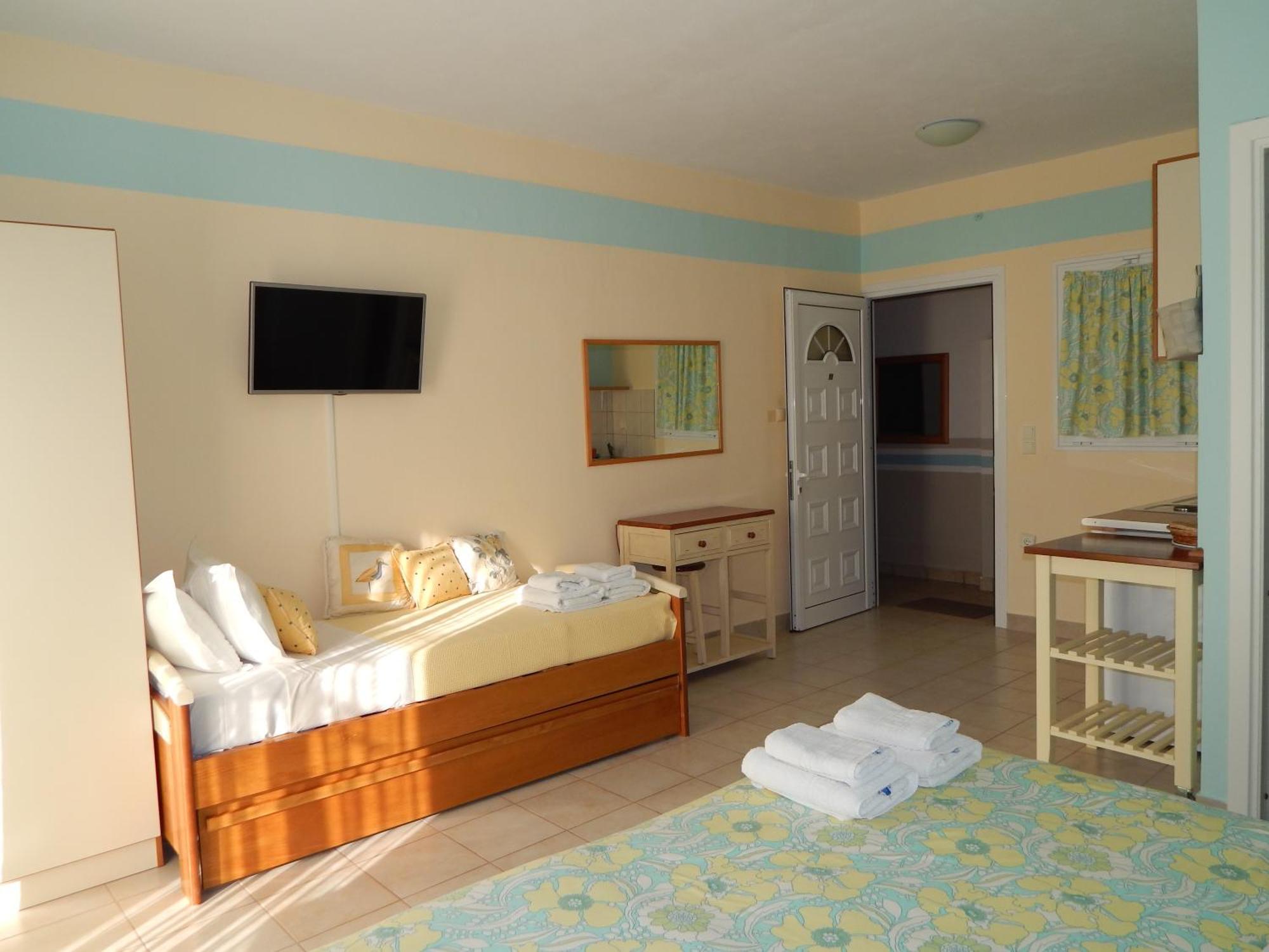 Palmina Mare Villa And Studios Paralia Vrachou Exterior foto