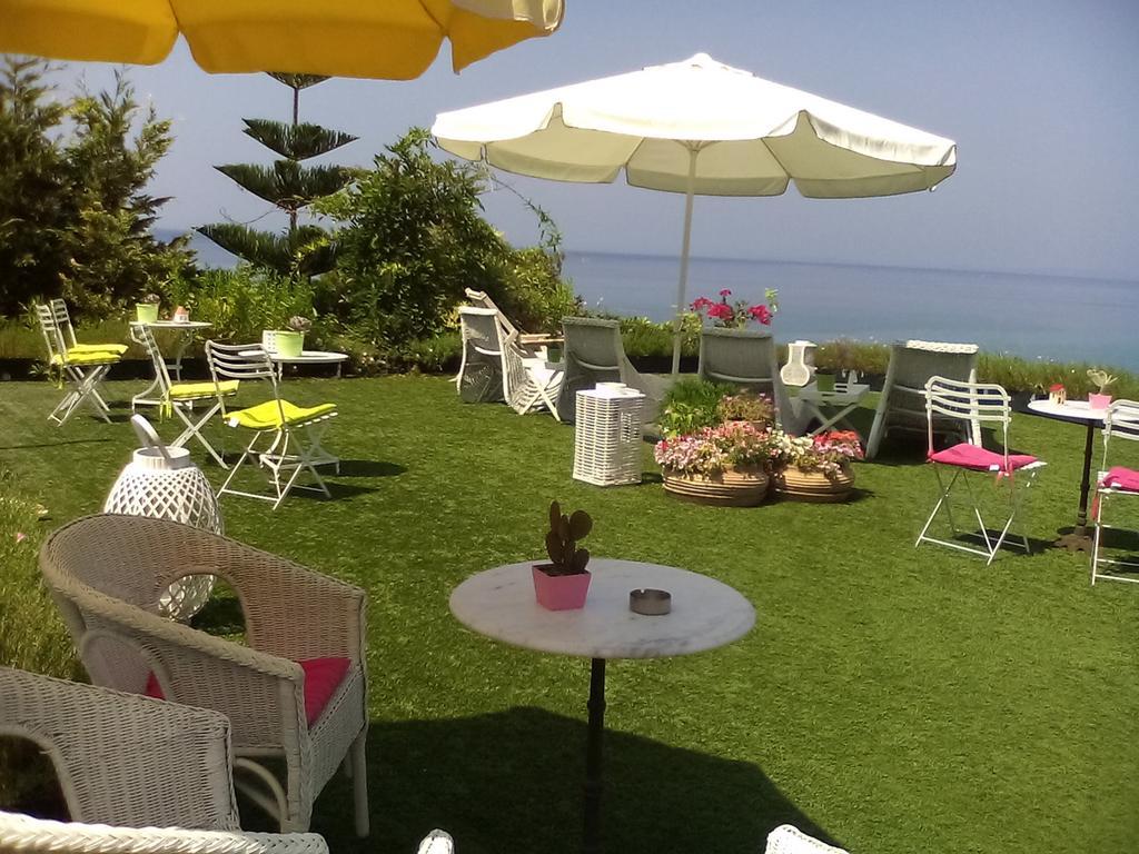 Palmina Mare Villa And Studios Paralia Vrachou Exterior foto