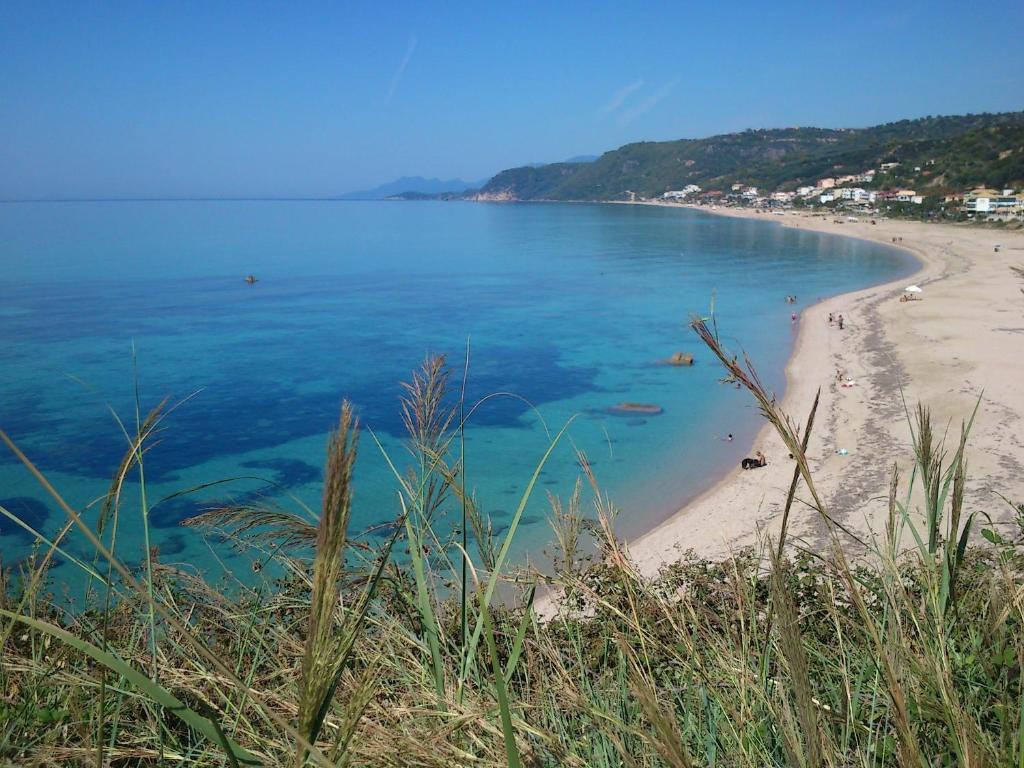 Palmina Mare Villa And Studios Paralia Vrachou Exterior foto