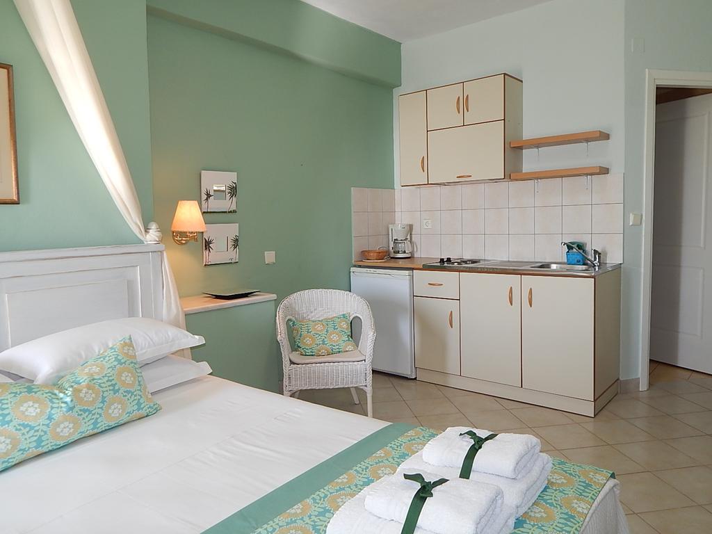 Palmina Mare Villa And Studios Paralia Vrachou Exterior foto